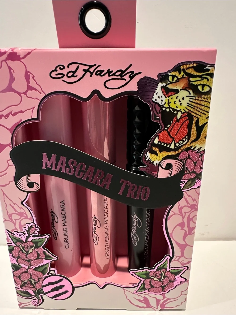 Ed Hardy (3) PC Mascara Set with Curling, Lengthening & Volumizing.